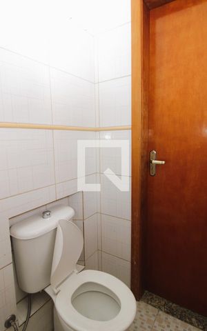 Casa para alugar com 100m², 2 quartos e sem vagaBanheiro da Suíte