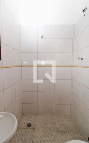 Casa para alugar com 100m², 2 quartos e sem vagaBanheiro da Suíte