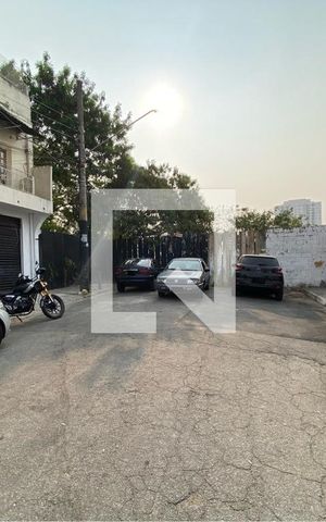 Casa para alugar com 100m², 2 quartos e sem vaga Casa para alugar com 100m², 2 quartos e sem vagaFachada com plaquinha