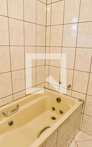 Apartamento para alugar com 140m², 3 quartos e 2 vagas Apartamento para alugar com 140m², 3 quartos e 2 vagasBanheiro da Suíte