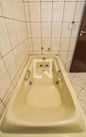 Apartamento para alugar com 140m², 3 quartos e 2 vagas Apartamento para alugar com 140m², 3 quartos e 2 vagasBanheiro da Suíte