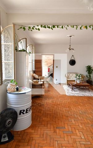 Casa à venda com 273m², 4 quartos e 2 vagasSala 1
