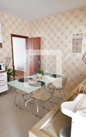 Casa à venda com 273m², 4 quartos e 2 vagasCozinha