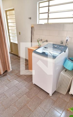 Casa à venda com 273m², 4 quartos e 2 vagasÁrea de Serviço