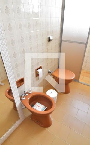 Casa à venda com 273m², 4 quartos e 2 vagasBanheiro