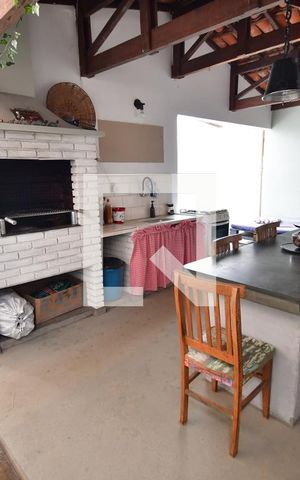 Casa à venda com 273m², 4 quartos e 2 vagasVaranda gourmet