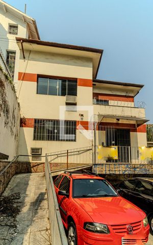 Casa à venda com 210m², 5 quartos e 3 vagasFachada