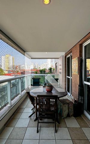 Apartamento à venda com 134m², 3 quartos e 3 vagasVaranda