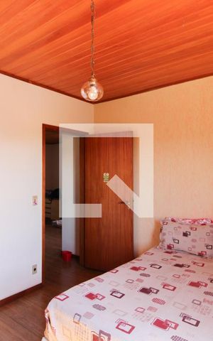 Casa à venda com 260m², 3 quartos e 5 vagas Casa à venda com 260m², 3 quartos e 5 vagasQuarto 1
