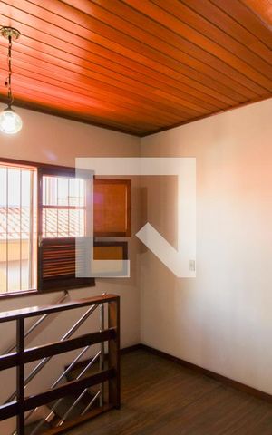 Casa à venda com 260m², 3 quartos e 5 vagas Casa à venda com 260m², 3 quartos e 5 vagasSala 4