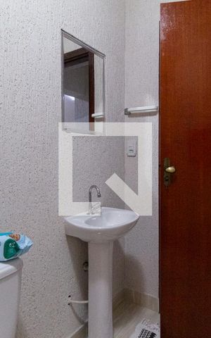 Casa à venda com 169m², 3 quartos e 2 vagasBanheiro 2