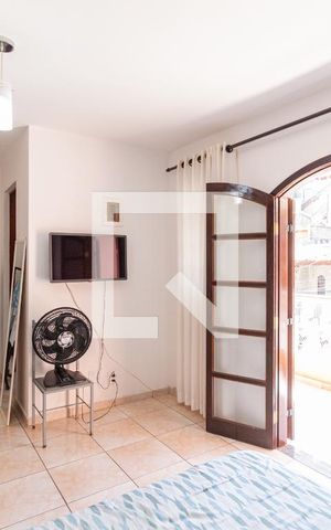 Casa à venda com 169m², 3 quartos e 2 vagasSuíte