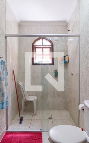Casa à venda com 169m², 3 quartos e 2 vagasBanheiro 1