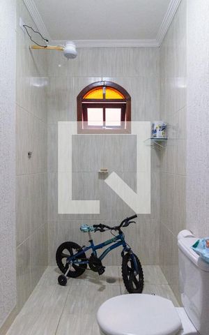 Casa à venda com 169m², 3 quartos e 2 vagasBanheiro 2