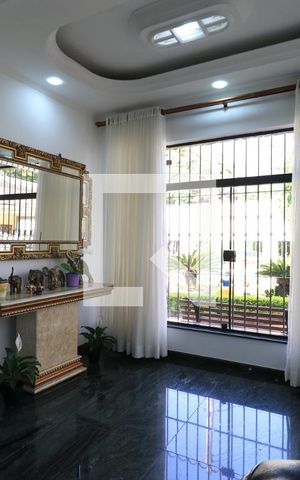 Casa à venda com 650m², 4 quartos e 5 vagasDetalhe Sala