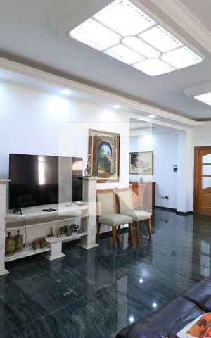 Casa à venda com 650m², 4 quartos e 5 vagasSala