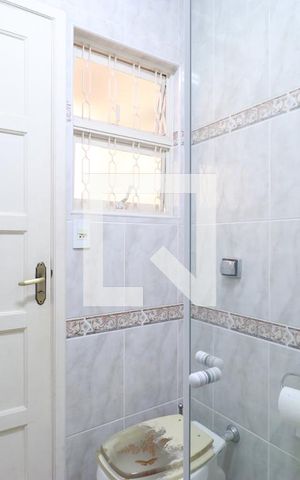 Casa à venda com 650m², 4 quartos e 5 vagasBanheiro de serviço