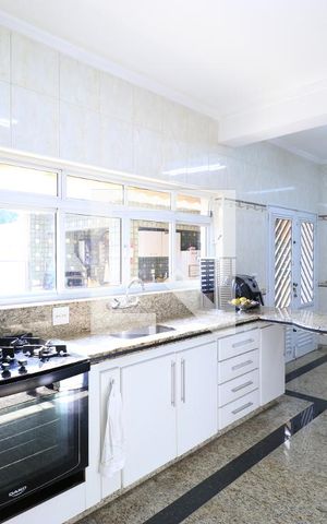 Casa à venda com 650m², 4 quartos e 5 vagasCozinha