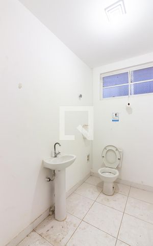 Casa para alugar com 250m², 3 quartos e 2 vagas Casa para alugar com 250m², 3 quartos e 2 vagasBanheiro da suíte