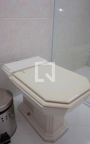 Casa para alugar com 285m², 4 quartos e 5 vagas Casa para alugar com 285m², 4 quartos e 5 vagasBanheiro