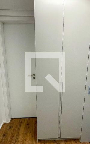 Studio à venda com 54m², 1 quarto e 1 vaga Studio à venda com 54m², 1 quarto e 1 vagaRoupeiro