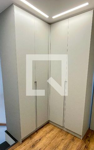 Studio à venda com 54m², 1 quarto e 1 vaga Studio à venda com 54m², 1 quarto e 1 vagaRoupeiro