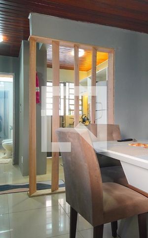 Casa para alugar com 54m², 2 quartos e 2 vagasSala