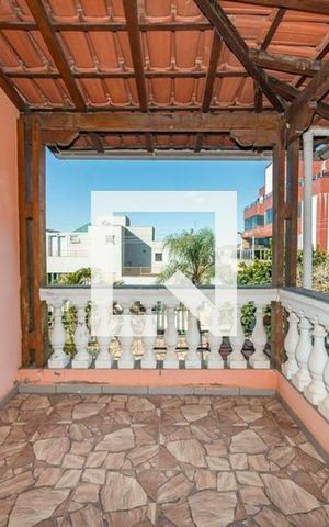 Casa à venda com 384m², 5 quartos e 4 vagas