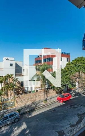 Casa à venda com 384m², 5 quartos e 4 vagas