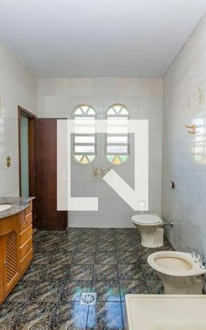 Casa à venda com 384m², 5 quartos e 4 vagas