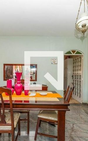 Casa à venda com 384m², 5 quartos e 4 vagas