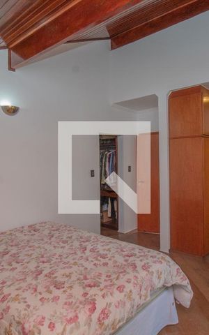 Casa à venda com 434m², 4 quartos e 8 vagas Casa à venda com 434m², 4 quartos e 8 vagasQuarto 1