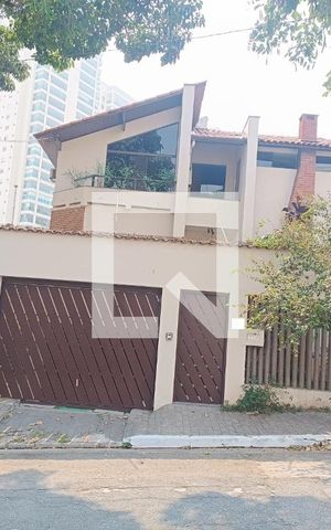 Casa à venda com 434m², 4 quartos e 8 vagas Casa à venda com 434m², 4 quartos e 8 vagasFachada