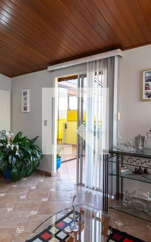 Apartamento à venda com 156m², 4 quartos e 3 vagasPiso superior Sala