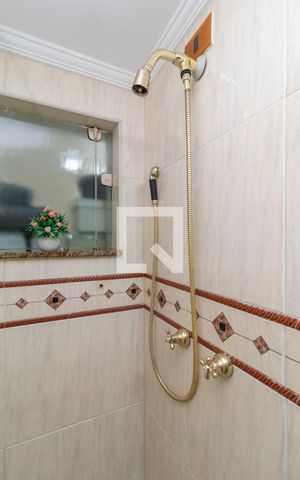 Apartamento à venda com 156m², 4 quartos e 3 vagasBanheiro 