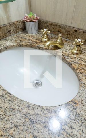 Apartamento à venda com 156m², 4 quartos e 3 vagasBanheiro 