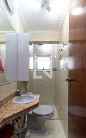 Apartamento à venda com 156m², 4 quartos e 3 vagas Piso superior Banheiro 