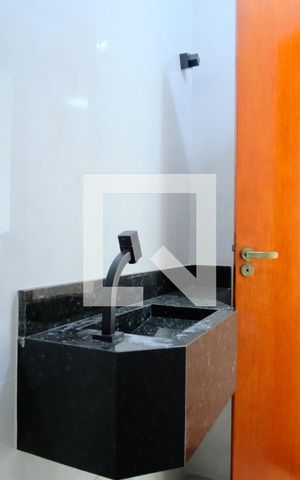 Casa para alugar com 250m², 4 quartos e 4 vagasLavabo