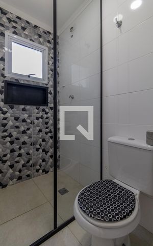 Casa de condomínio à venda com 100m², 3 quartos e 2 vagas Casa de condomínio à venda com 100m², 3 quartos e 2 vagasBanheiro