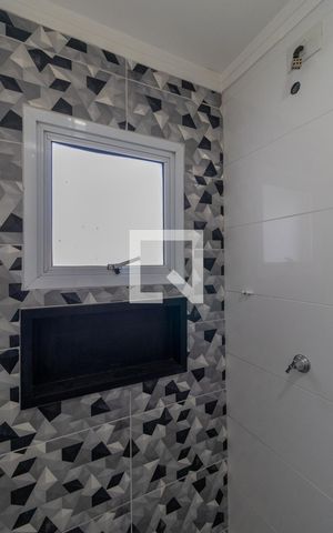 Casa de condomínio à venda com 100m², 3 quartos e 2 vagas Casa de condomínio à venda com 100m², 3 quartos e 2 vagasBanheiro