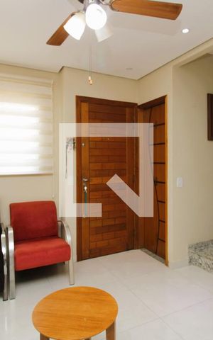 Casa de condomínio à venda com 102m², 3 quartos e 2 vagasSala