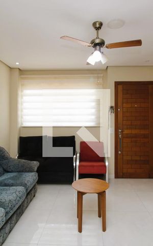 Casa de condomínio à venda com 102m², 3 quartos e 2 vagasSala