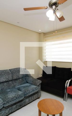 Casa de condomínio à venda com 102m², 3 quartos e 2 vagasSala