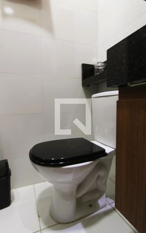 Casa de condomínio à venda com 102m², 3 quartos e 2 vagasBanheiro da Suíte