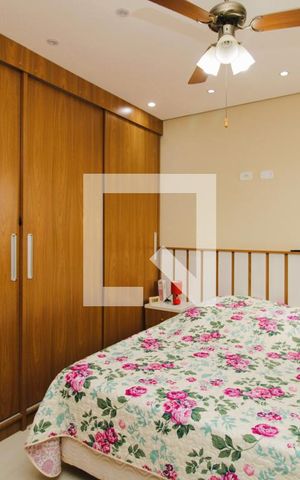 Casa de condomínio à venda com 102m², 3 quartos e 2 vagasSuíte