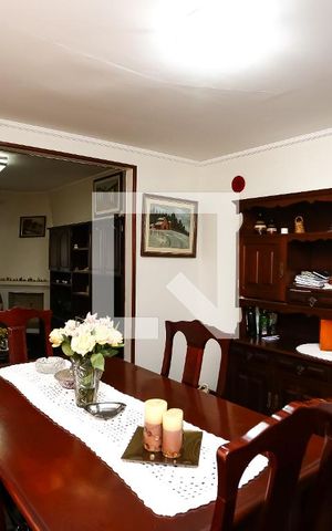 Casa à venda com 182m², 3 quartos e 2 vagas Casa à venda com 182m², 3 quartos e 2 vagasSala 2