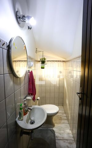 Casa à venda com 182m², 3 quartos e 2 vagas Casa à venda com 182m², 3 quartos e 2 vagasLavabo