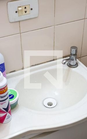 Casa à venda com 182m², 3 quartos e 2 vagas Casa à venda com 182m², 3 quartos e 2 vagasBanheiro