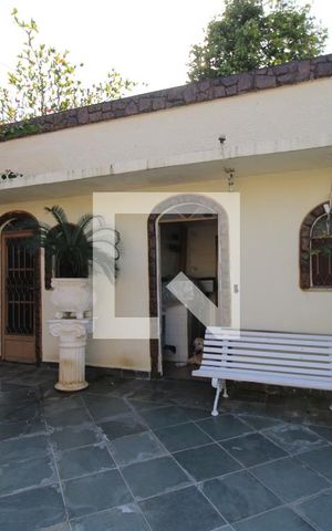 Casa à venda com 420m², 3 quartos e 2 vagasDependências de Serviço
