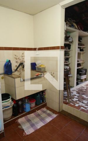 Casa à venda com 420m², 3 quartos e 2 vagasÁrea de Serviço e Lavanderia